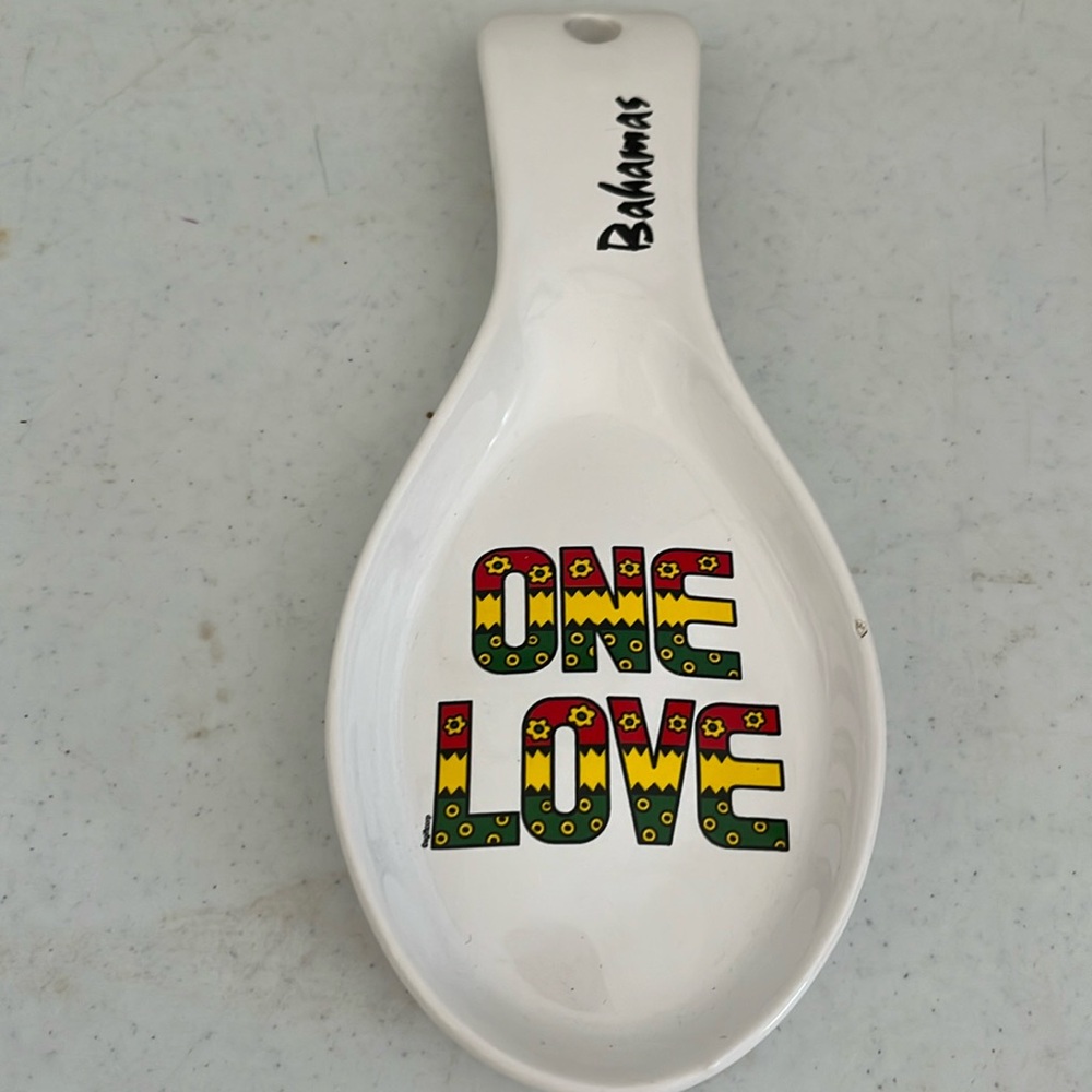 Bahamas spoon rest minor flaw